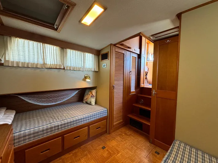 Maggie C Yacht Photos Pics 