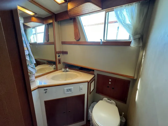 Maggie C Yacht Photos Pics 