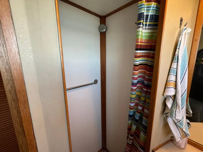 Maggie C Yacht Photos Pics 