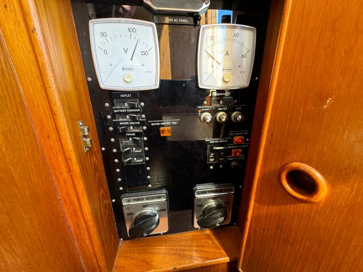 Maggie C Yacht Photos Pics 