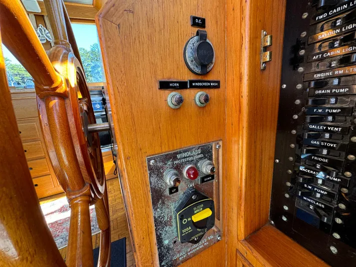 Maggie C Yacht Photos Pics 