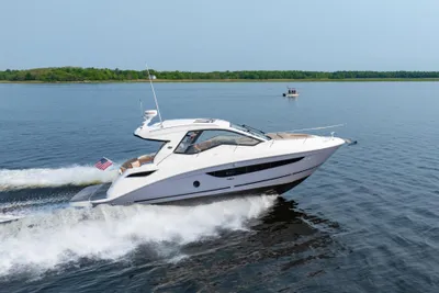 Sea Ray Sundancer 350 Coupe