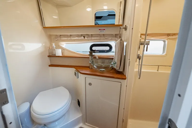 Waterviews Yacht Photos Pics Head