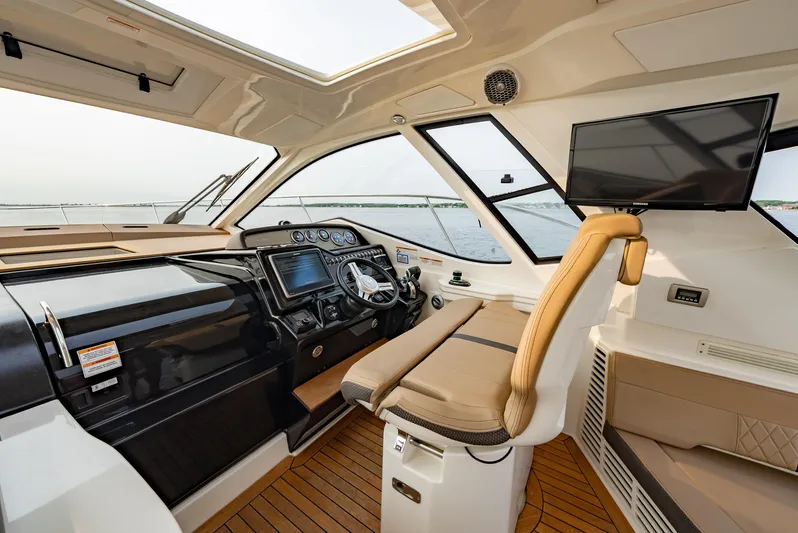 Waterviews Yacht Photos Pics Helm