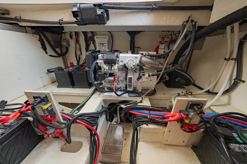 Waterviews Yacht Photos Pics Engine Room Forward