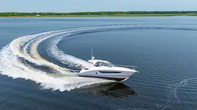 Waterviews Yacht Photos Pics Turning Profile