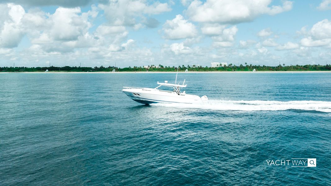 2014 Intrepid 400 Cuddy