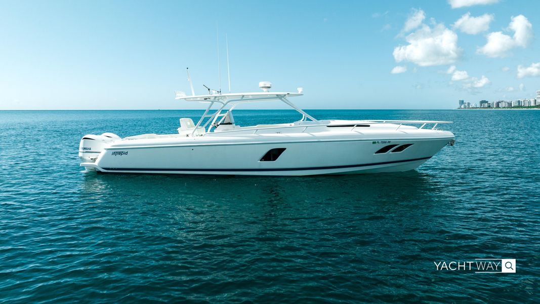 2014 Intrepid 400 Cuddy