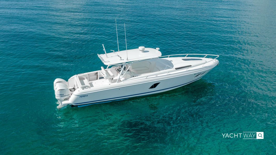 2014 Intrepid 400 Cuddy