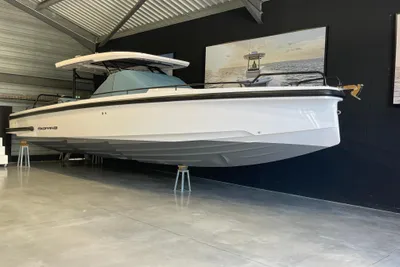 2025 Axopar 37' Sun-Top