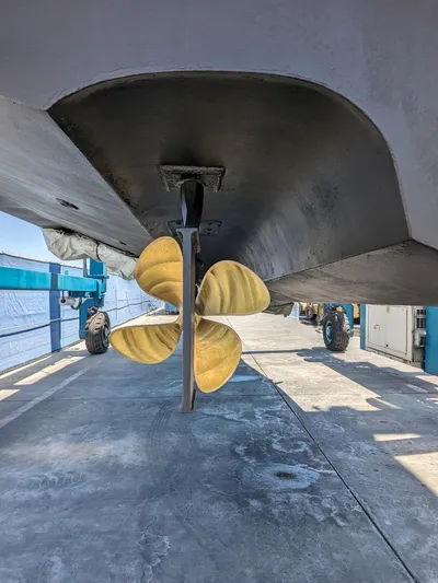 Irrational Exuberance Yacht Photos Pics Propeller of 1994 Sea Ray 400 Express yacht on dry dock.