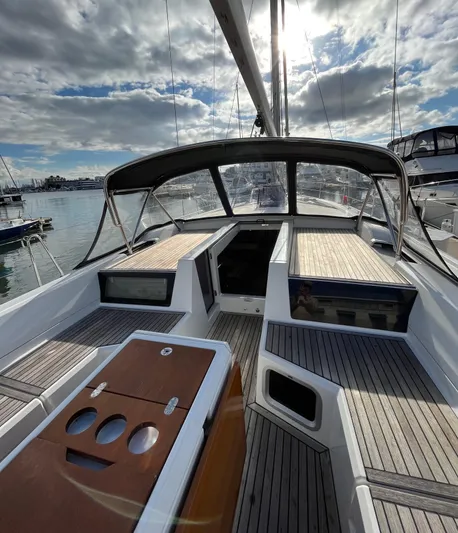 Hydrobaby3 Yacht Photos Pics 2019 Beneteau Oceanis 51.1 sailboat deck with sleek design and spacious layout.