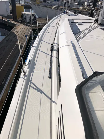 Hydrobaby3 Yacht Photos Pics 2019 Beneteau Oceanis 51.1 yacht deck, docked at marina.
