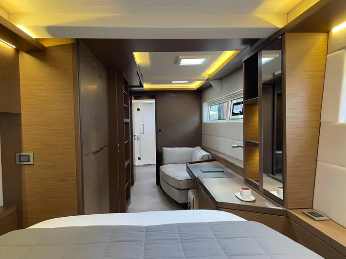 N&Ocirc;made Yacht Photos Pics 