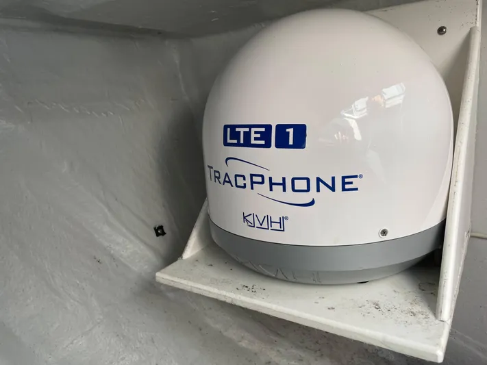 N&Ocirc;made Yacht Photos Pics 