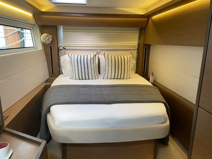 N&Ocirc;made Yacht Photos Pics 