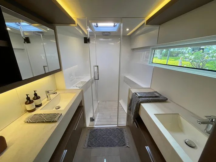 N&Ocirc;made Yacht Photos Pics 