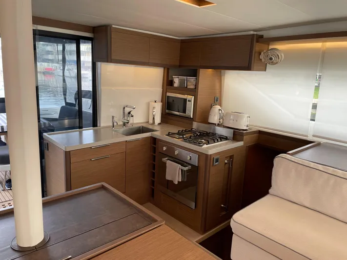 N&Ocirc;made Yacht Photos Pics 