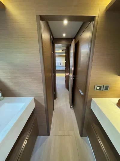 N&Ocirc;made Yacht Photos Pics 