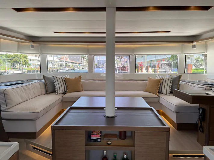 N&Ocirc;made Yacht Photos Pics 