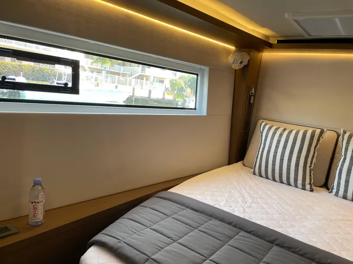 N&Ocirc;made Yacht Photos Pics 