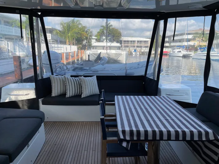 N&Ocirc;made Yacht Photos Pics 