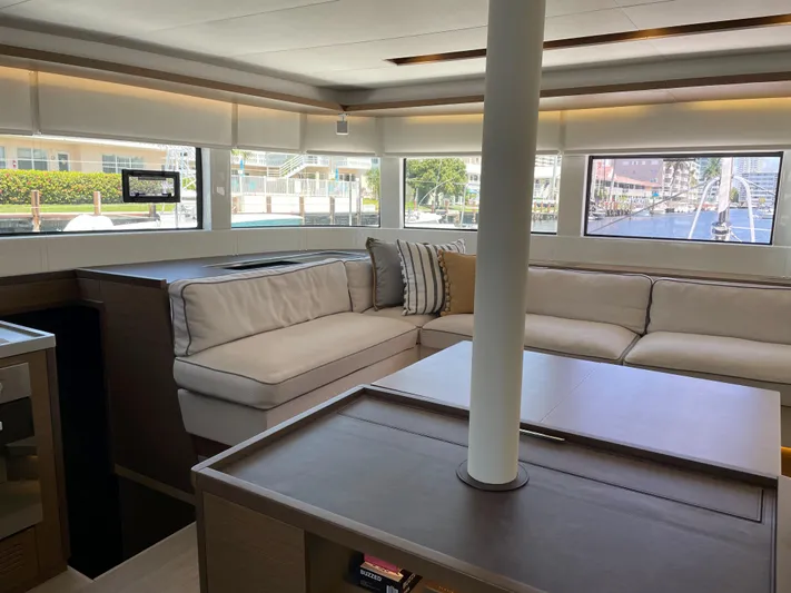 N&Ocirc;made Yacht Photos Pics 