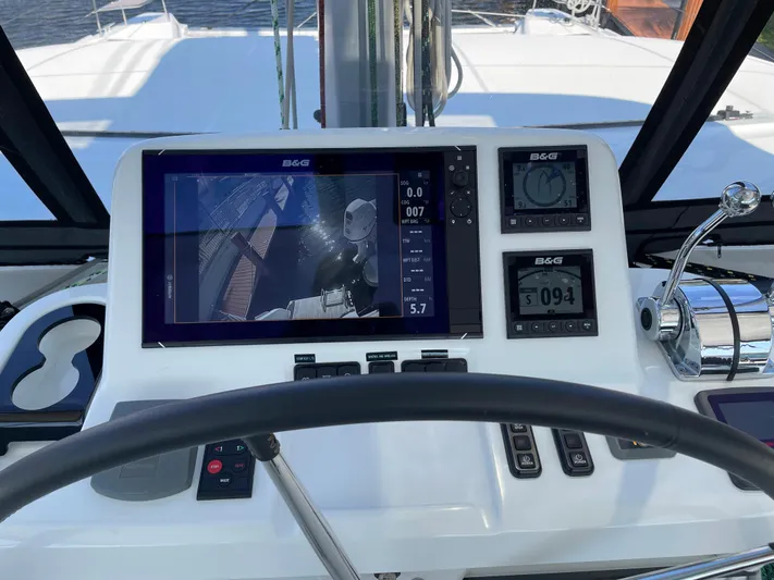 N&Ocirc;made Yacht Photos Pics 