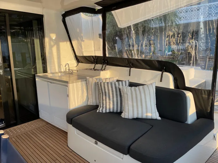 N&Ocirc;made Yacht Photos Pics 