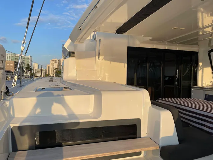N&Ocirc;made Yacht Photos Pics 