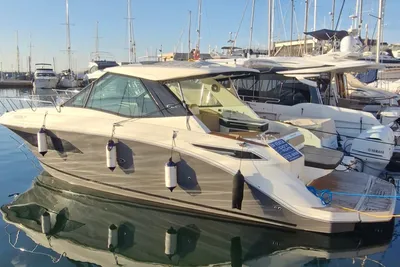 2022 Sea Ray 320 Sundancer