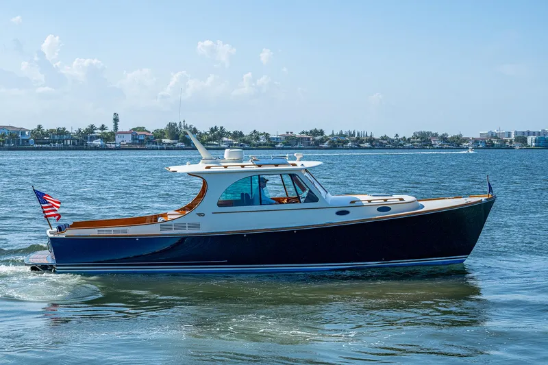 Gracious Yacht Photos Pics 