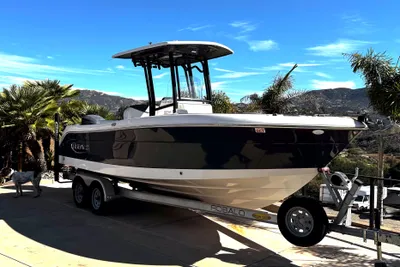 Robalo R 242 Center Console