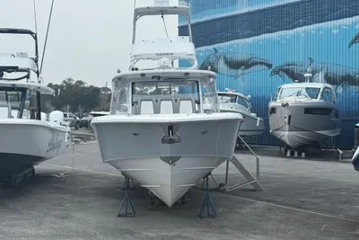 Everglades 455 Center Console