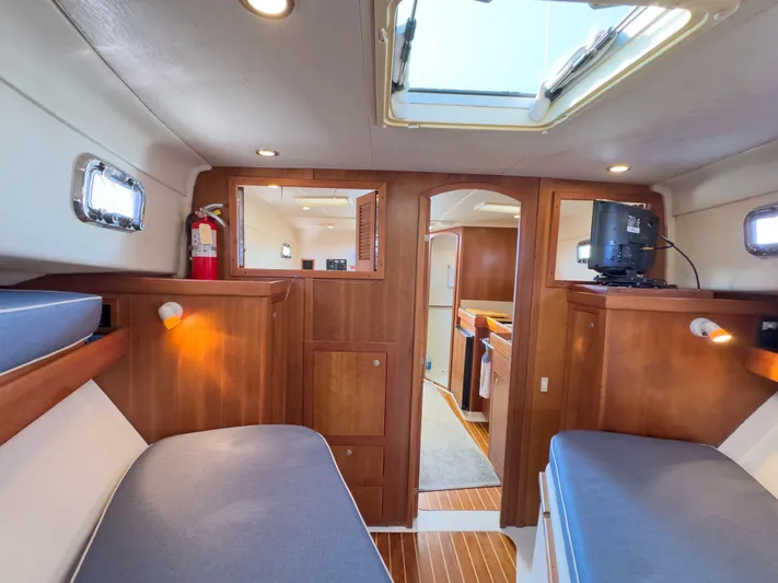 Bay Cruzin Yacht Photos Pics Interior of a 2004 Mainship Pilot 34 yacht with wood finish.