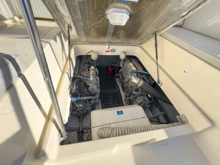 Bay Cruzin Yacht Photos Pics Engine compartment of a 2004 Mainship Pilot 34 boat.