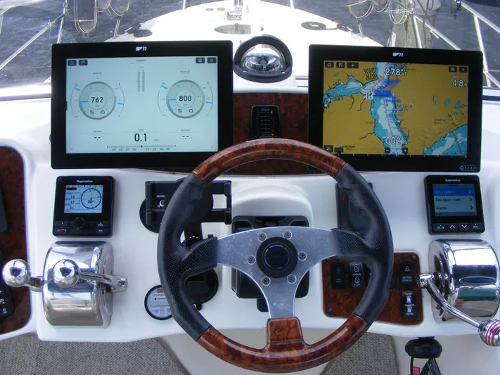 Charlie Girl Yacht Photos Pics 