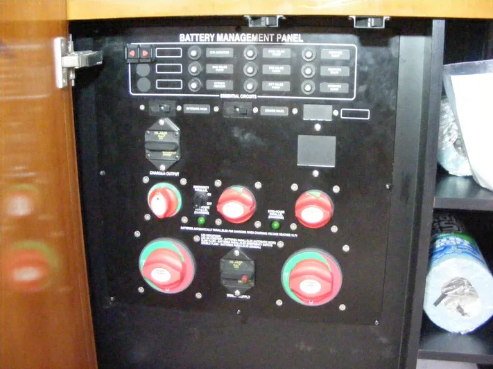 Charlie Girl Yacht Photos Pics 