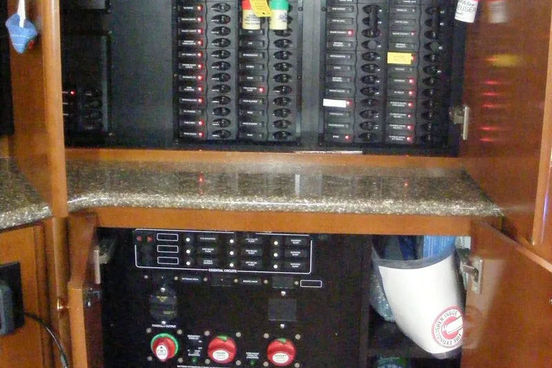 Charlie Girl Yacht Photos Pics 