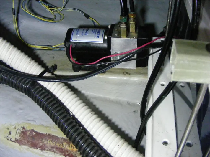 Charlie Girl Yacht Photos Pics 