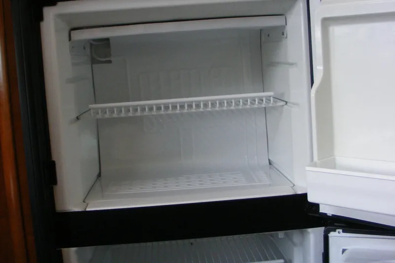 Charlie Girl Yacht Photos Pics 