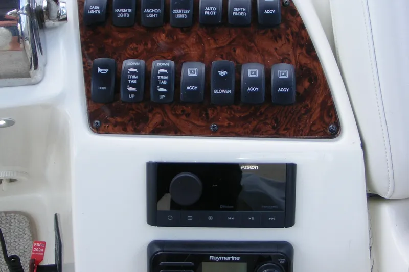 Charlie Girl Yacht Photos Pics 