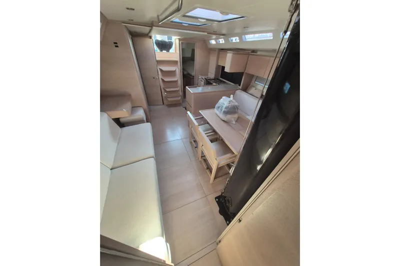 Daryacha&sup3; Yacht Photos Pics Interior of 2015 Solaris 50 yacht with modern furnishings and natural light.
