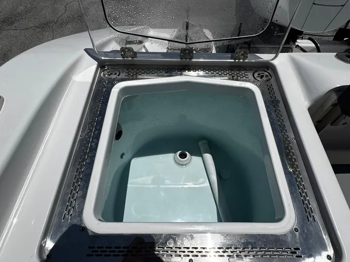  Yacht Photos Pics Livewell on 2024 Sea Pro 322 DLX boat, open lid, stainless steel trim.
