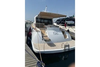 2005 Mochi Craft Dolphin 51