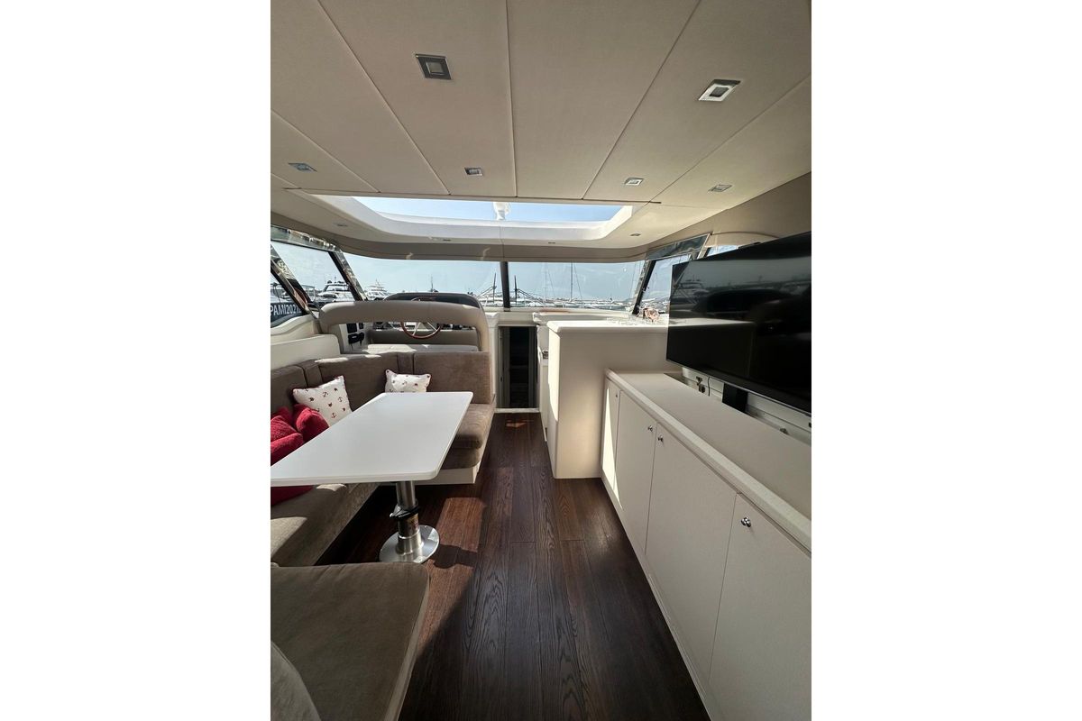 2005 Mochi Craft 51 