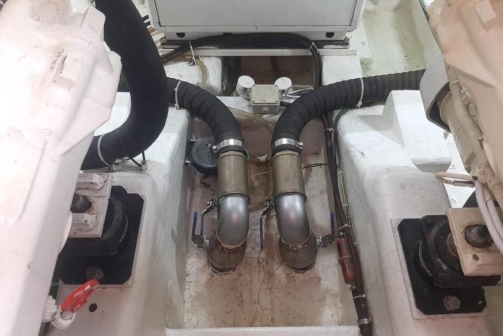 2005 Mochi Craft 51 
