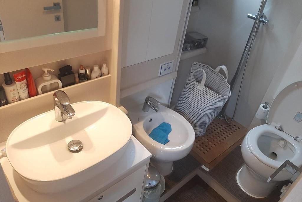 2005 Mochi Craft 51 
