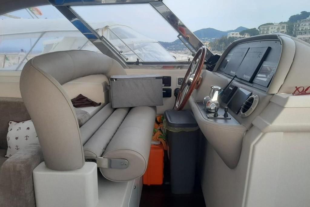 2005 Mochi Craft 51 