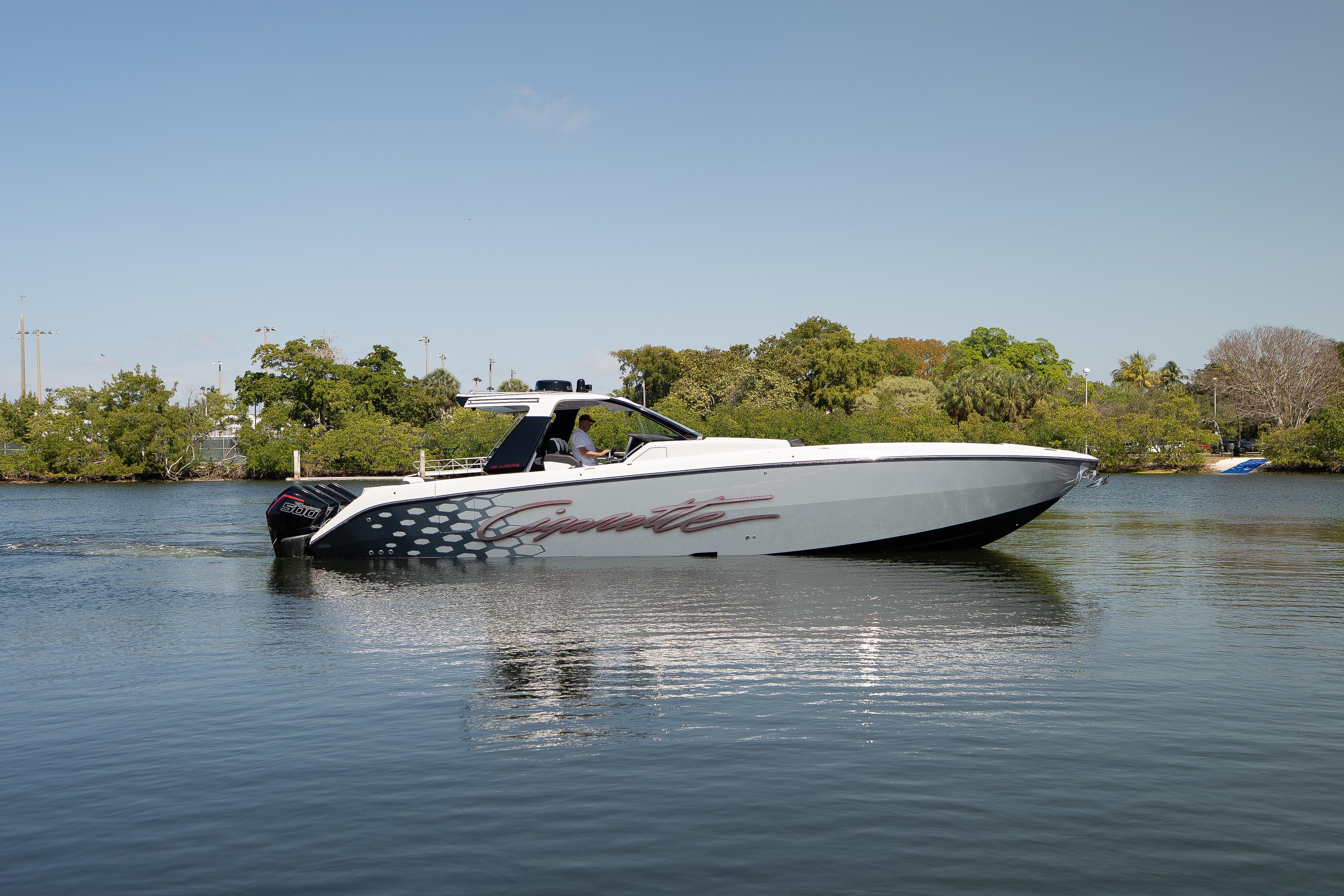 Cigarette 42' Auroris